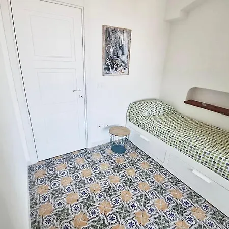 La Perla Del Porto Di House マラテーア