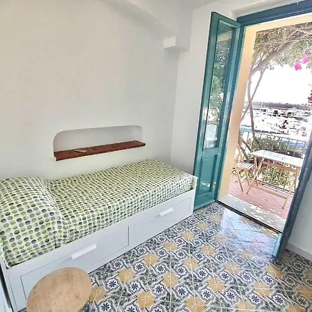 La Perla Del Porto Di House Гостевой дом