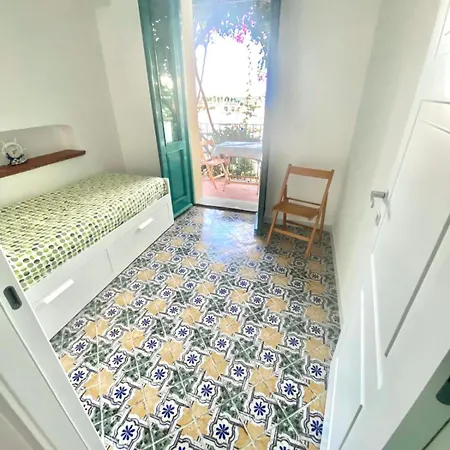 La Perla Del Porto Di House Гостевой дом