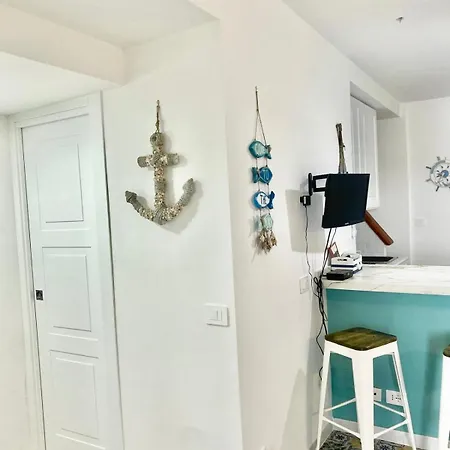 La Perla Del Porto Di House ゲストハウス マラテーア