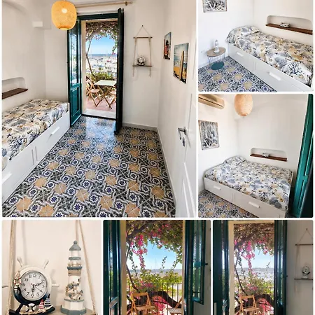 Maison d'hôtes La Perla Del Porto Di House 3*